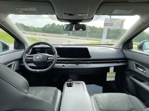 New 2024 Nissan Ariya AWD image 22