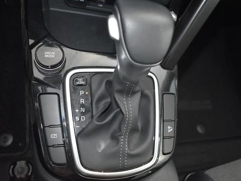 Used 2025 Kia Seltos S FWD image 27
