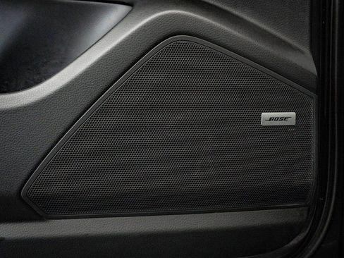 Certified 2022 Porsche Cayenne E-Hybrid w/ Premium Package image 31