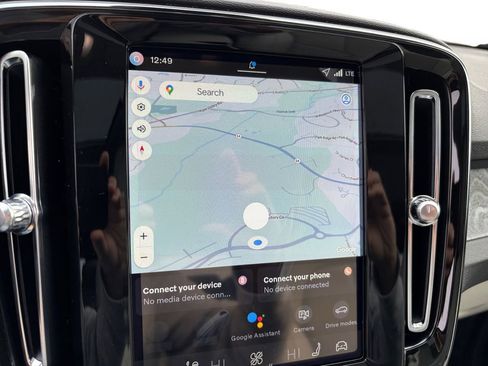 New 2026 Volvo XC40 B4 Plus w/ Climate Package image 14