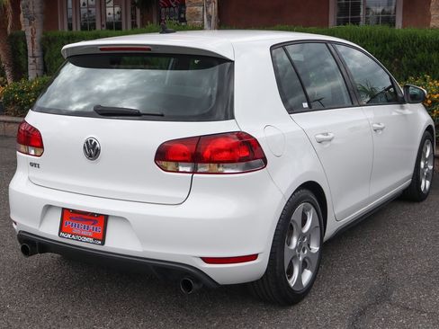 Used 2010 Volkswagen GTI 4-Door image 8
