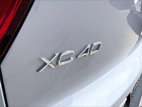 Used 2020 Volvo XC40 T5 R-Design AWD/4WD image 39