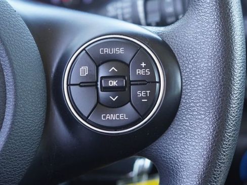 Used 2020 Kia Soul LX FWD image 19