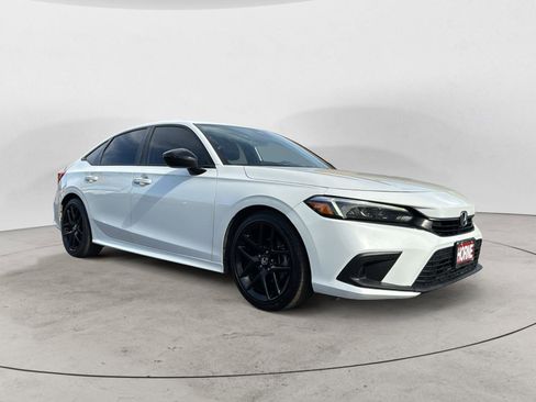 Used 2023 Honda Civic Sport image 1