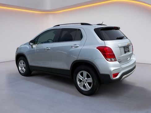Used 2020 Chevrolet Trax LT w/ Driver Confidence Package FWD image 5