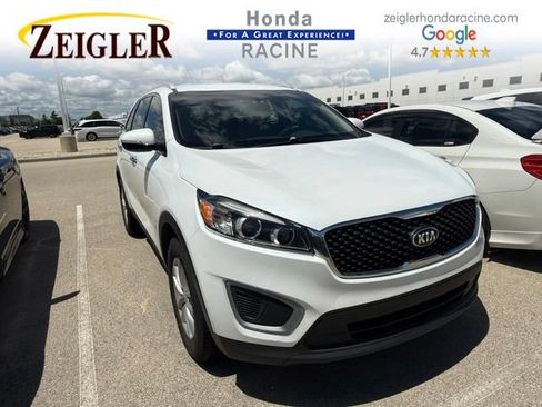 Used 2017 Kia Sorento FWD image 1