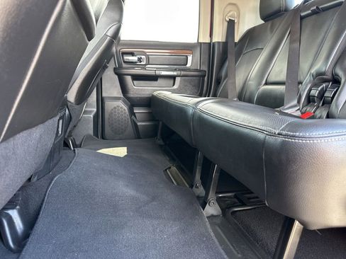 Used 2014 RAM 3500 Laramie w/ Convenience Group AWD/4WD image 18