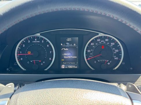 Used 2017 Toyota Camry SE w/ Moonroof Package FWD image 13