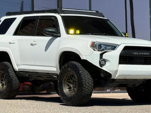 Used 2023 Toyota 4Runner SR5 Premium image 17