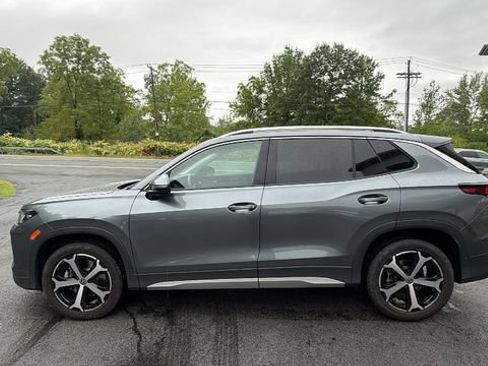 Used 2026 Volkswagen Tiguan SE AWD/4WD image 8