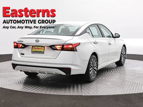 Used 2025 Nissan Altima 2.5 SV FWD image 5