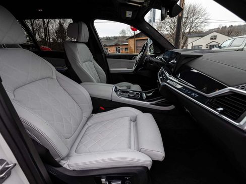 Used 2026 BMW X7 xDrive40i AWD/4WD image 33