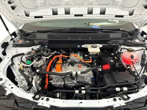Certified 2025 Chevrolet Equinox EV LT w/ Convenience Package FWD image 11