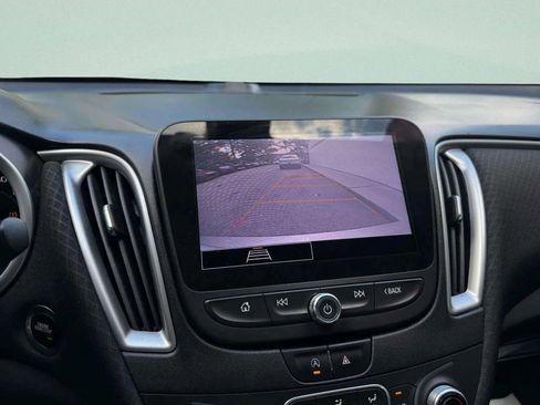 Used 2022 Chevrolet Malibu LT image 21