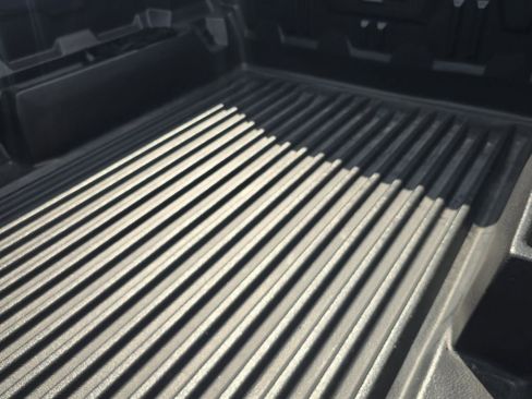 Used 2025 Chevrolet Colorado W/T image 6