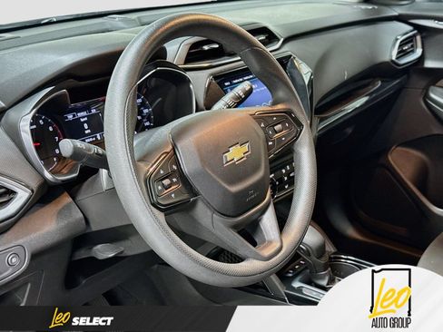 Used 2023 Chevrolet TrailBlazer LT w/ Convenience Package FWD image 14