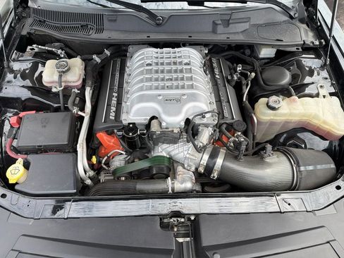 Used 2016 Dodge Challenger SRT Hellcat RWD image 24