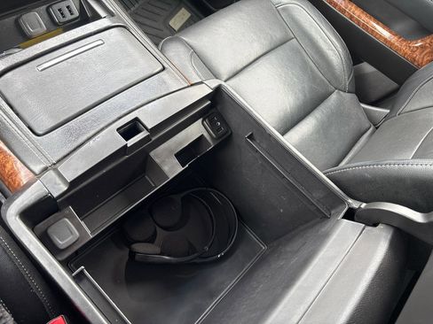 Used 2019 Chevrolet Suburban Premier image 29