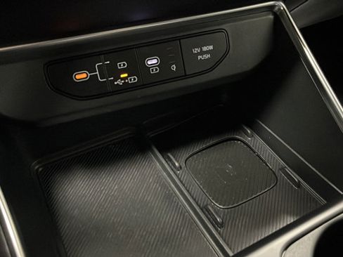 Used 2025 Kia Carnival SX Prestige FWD image 32