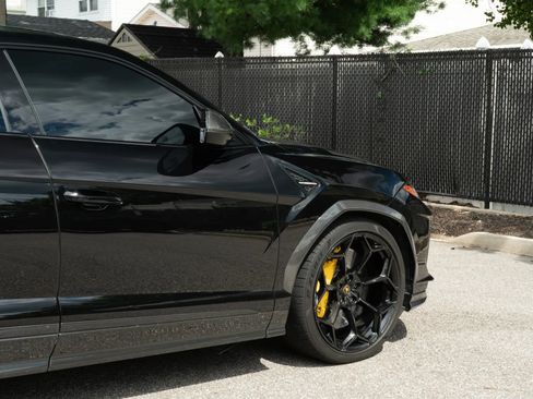 Used 2024 Lamborghini Urus Performante AWD/4WD image 40