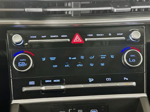 Used 2025 Hyundai Santa Fe SEL FWD image 24