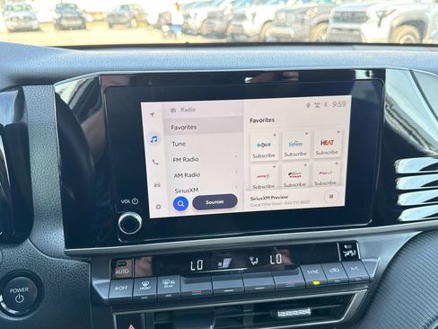 Used 2025 Toyota Camry SE FWD image 21