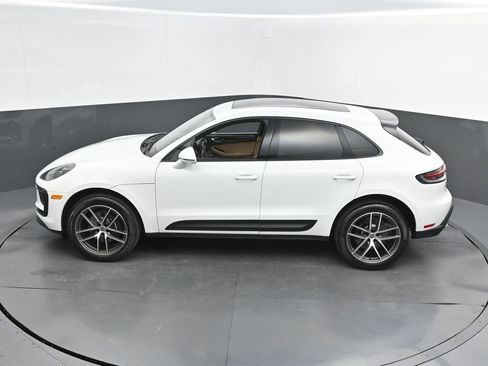 New 2026 Porsche Macan AWD/4WD image 31