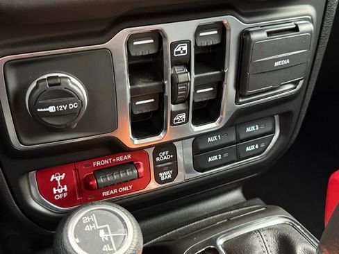 New 2025 Jeep Wrangler Unlimited Rubicon w/ Steel Bumper Group image 4