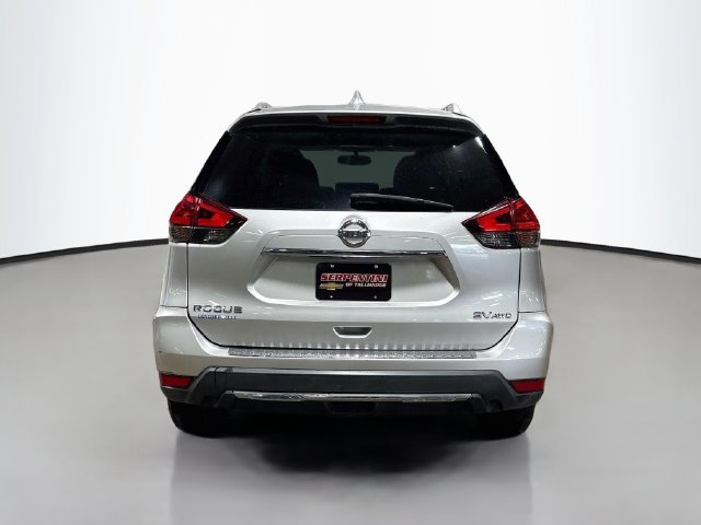 Used 2017 Nissan Rogue SV AWD/4WD image 8