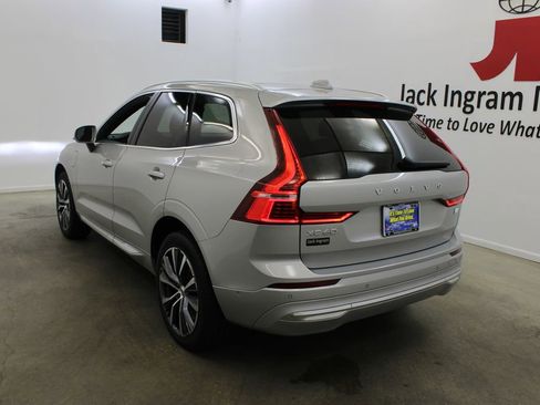 Used 2022 Volvo XC60 T8 Inscription Expression w/ Advanced Package AWD/4WD image 3