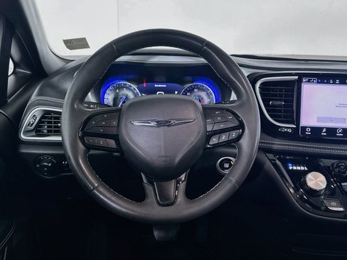 Used 2023 Chrysler Pacifica Touring-L w/ S Appearance Package FWD image 18