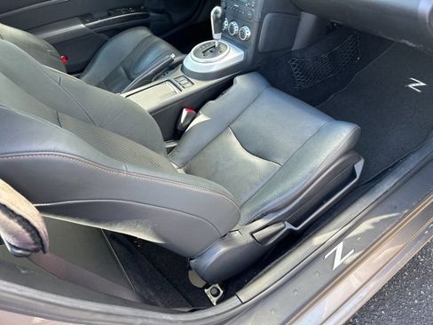 Used 2008 Nissan 350Z Touring image 9