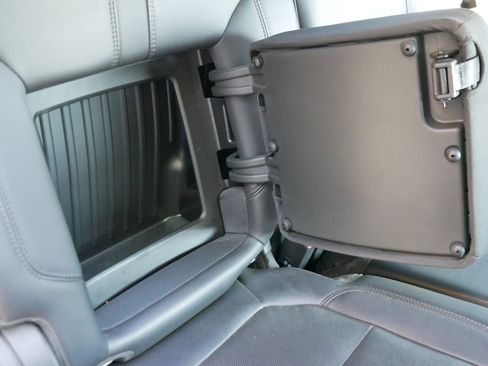 Used 2021 Chevrolet Silverado 1500 High Country w/ Technology Package image 31