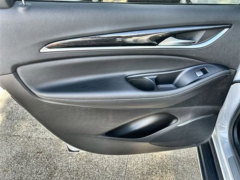 Used 2020 Buick Enclave Avenir w/ Avenir Technology Package image 15