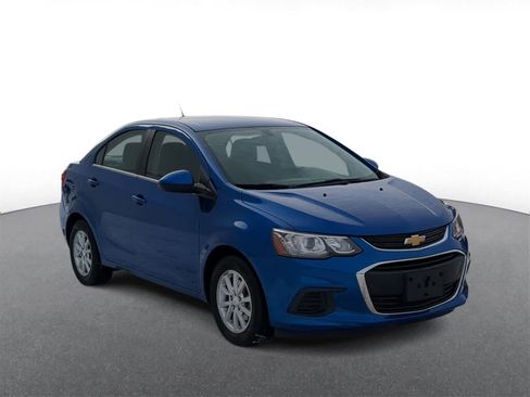 Used 2020 Chevrolet Sonic LT image 2