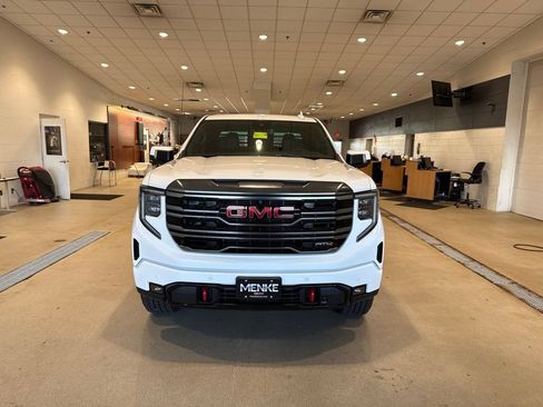 Used 2023 GMC Sierra 1500 AT4 w/ AT4 Premium Package AWD/4WD image 2