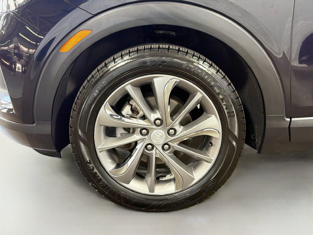 Used 2020 Buick Encore GX Essence w/ Experience Buick Package FWD image 31