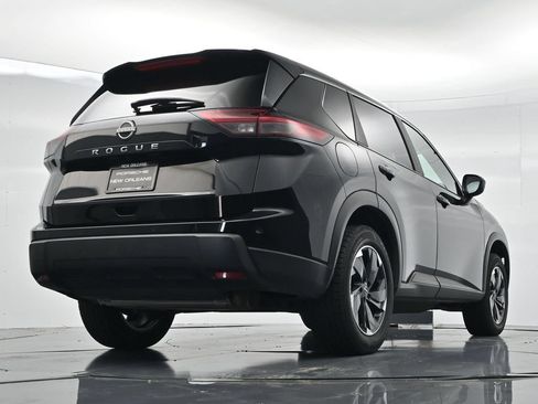 Used 2025 Nissan Rogue SV FWD image 24