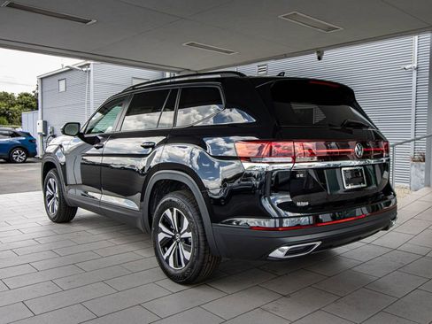 New 2026 Volkswagen Atlas SE FWD image 14