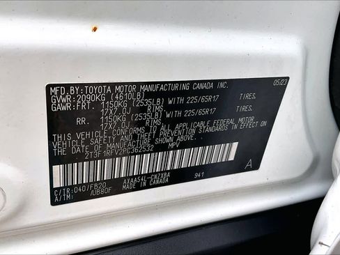 Certified 2023 Toyota RAV4 LE AWD/4WD image 33