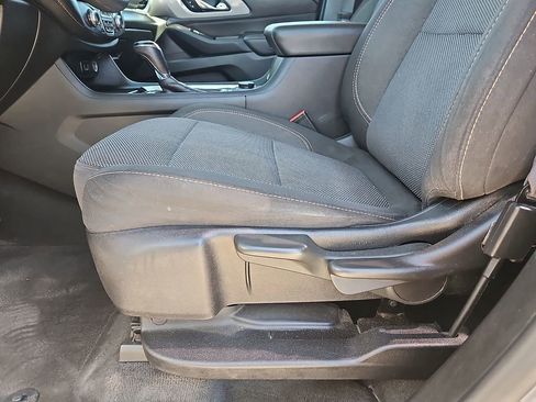 Used 2019 Chevrolet Traverse LS FWD image 14
