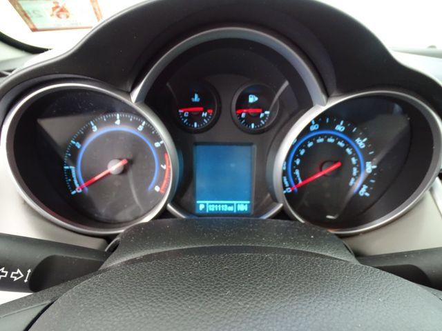 Used 2013 Chevrolet Cruze LS FWD image 11