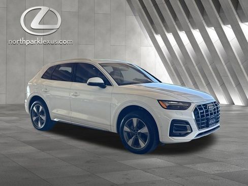 Used 2023 Audi Q5 Prestige w/ Prestige Package image 5