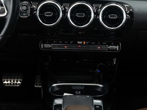 Used 2020 Mercedes-Benz A 220 4MATIC image 23