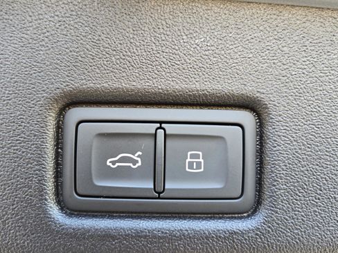 New 2025 Audi Q5 Premium Plus image 18