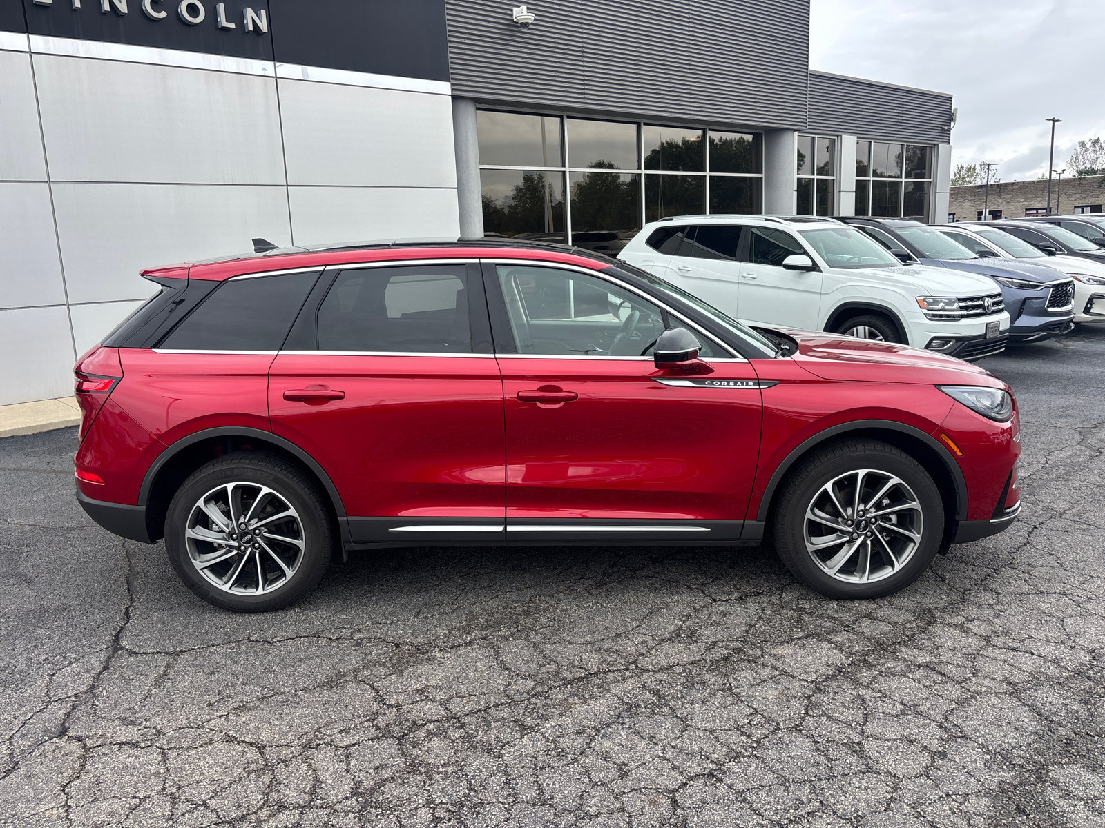 Used 2024 Lincoln Corsair AWD w/ Equipment Group 101A image 8