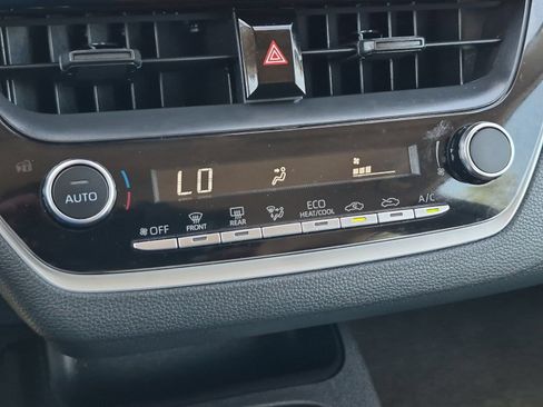 Certified 2025 Toyota Corolla LE FWD image 17