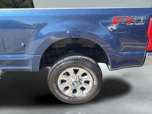 Used 2017 Ford F250 Lariat w/ Lariat Ultimate Package AWD/4WD image 38