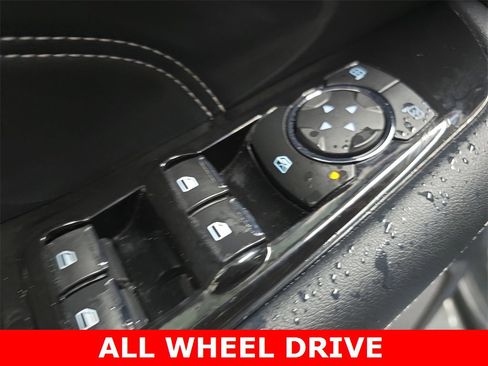 Used 2019 Ford Edge Titanium w/ Cold Weather Package image 28