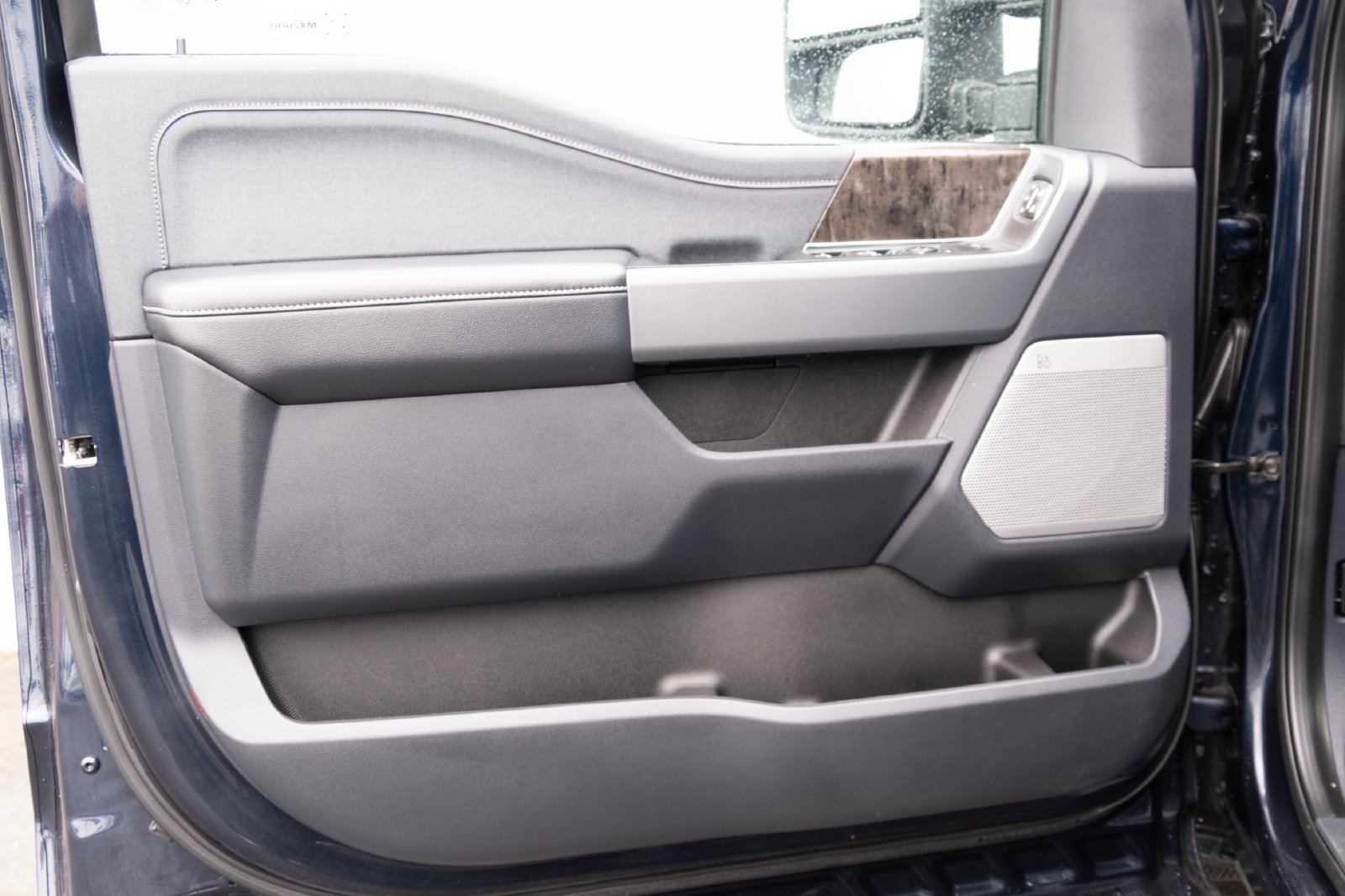 Used 2024 Ford F350 Lariat w/ Sport Appearance Package AWD/4WD image 15